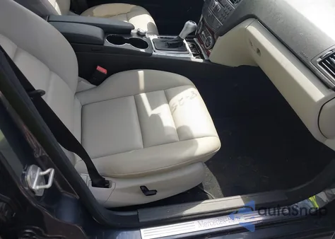 2011 Mercedes-Benz C 300 Luxury 4Matic/Sport 4Matic из США, поврежденный, VIN WDDGF8BB3BR166544